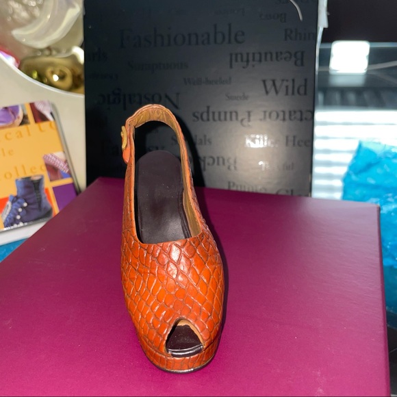 Just The Right Shoe by Raine In Scale - Picture 4 of 9